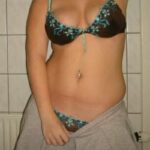 Salope soumise pour un africain muscl&eacute; sur Cayenne